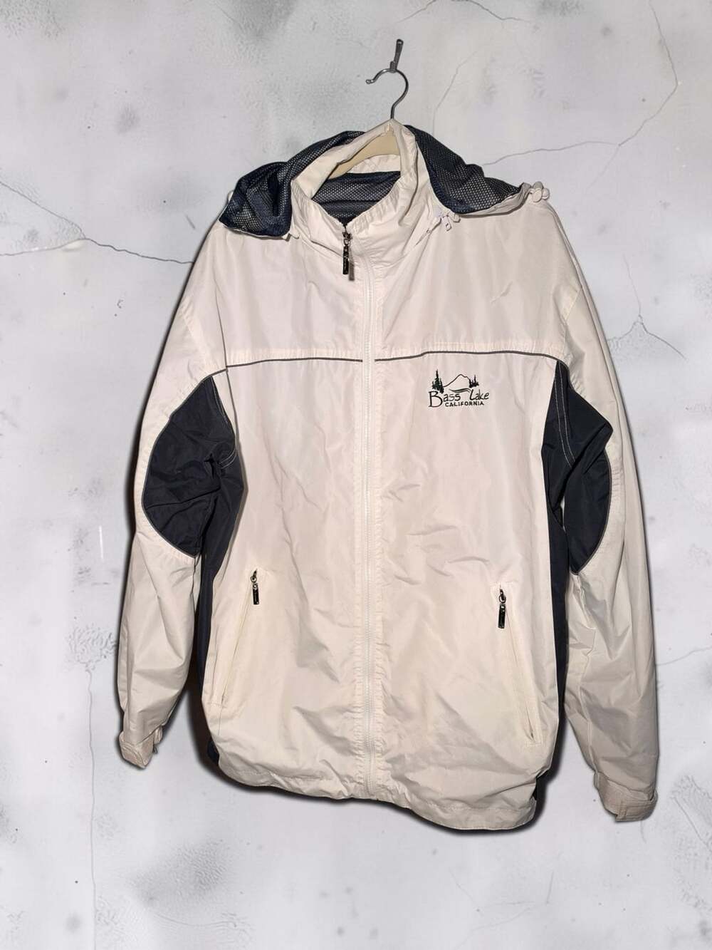 Cheneral Bass Lake California Windbreaker XL